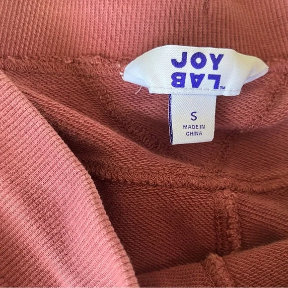 Women's Casual Burgundy Shorts - Picture 3 of 6